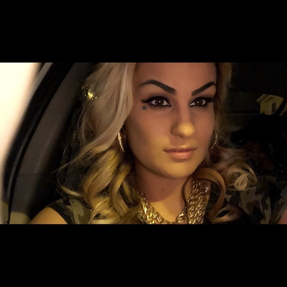 Meet your Posher, Vanessa - Picture 1 of 1